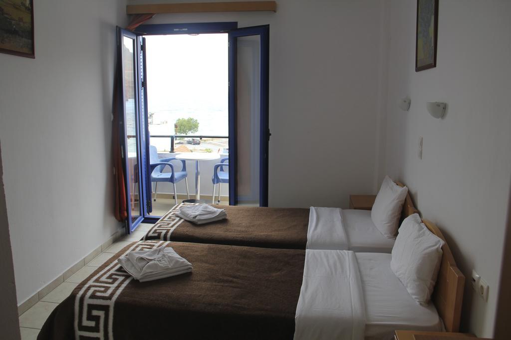 Hotel Stavris Chora Sfakion Extérieur photo